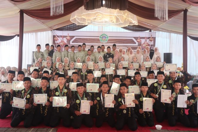 
					Haflatul Wada’ Tahun 2026 Pondok Pesantren Al-baqiyatussholihat Jadi Momentum Haru Dan Penuh Hikmah