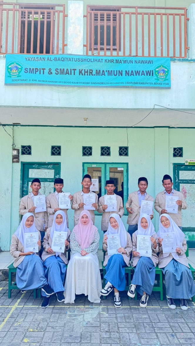 
					Menorehkan Sejarah! SMAIT KHR Ma’mun Nawawi Resmi Meluluskan Angkatan Pertama